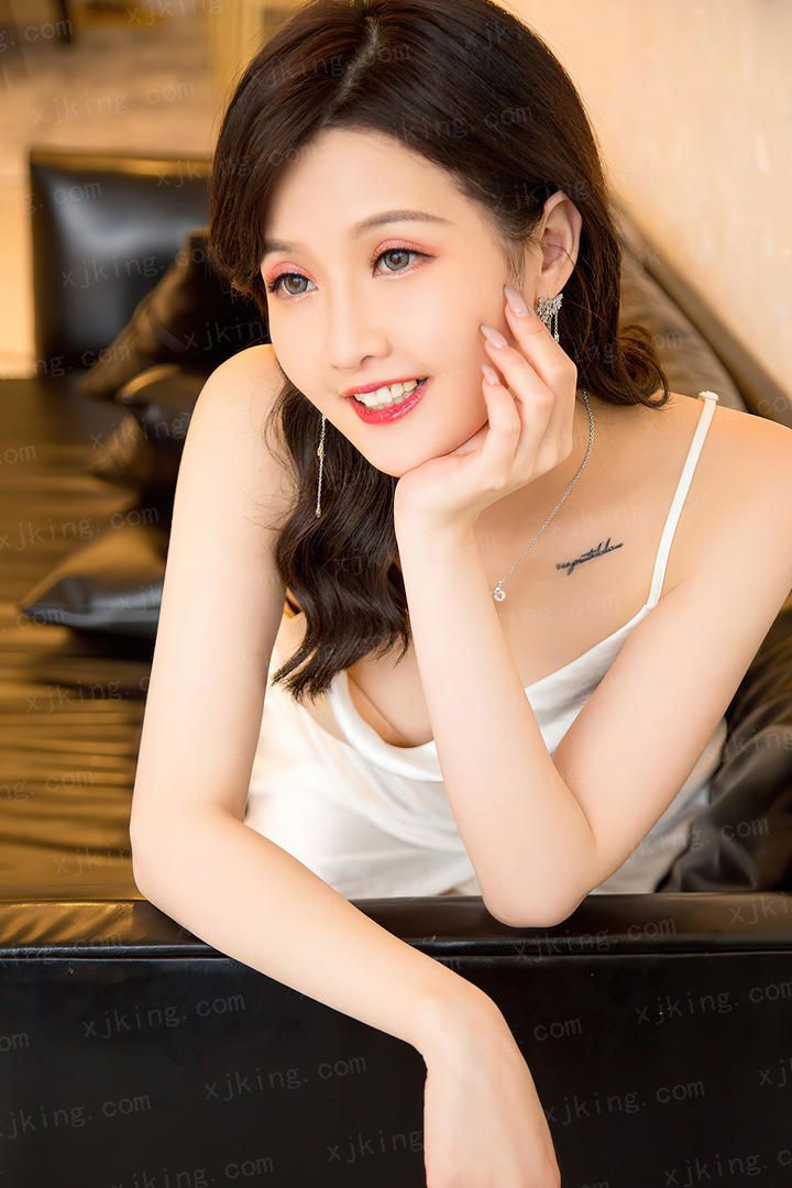 豪门情缘：恋上甜心女友